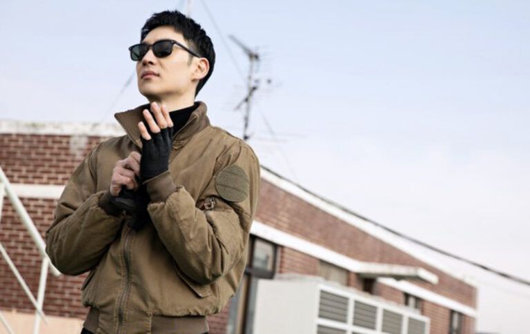 Lee Je-Hoon and How He Chameleons in the Korean Drama “Taxi Driver”