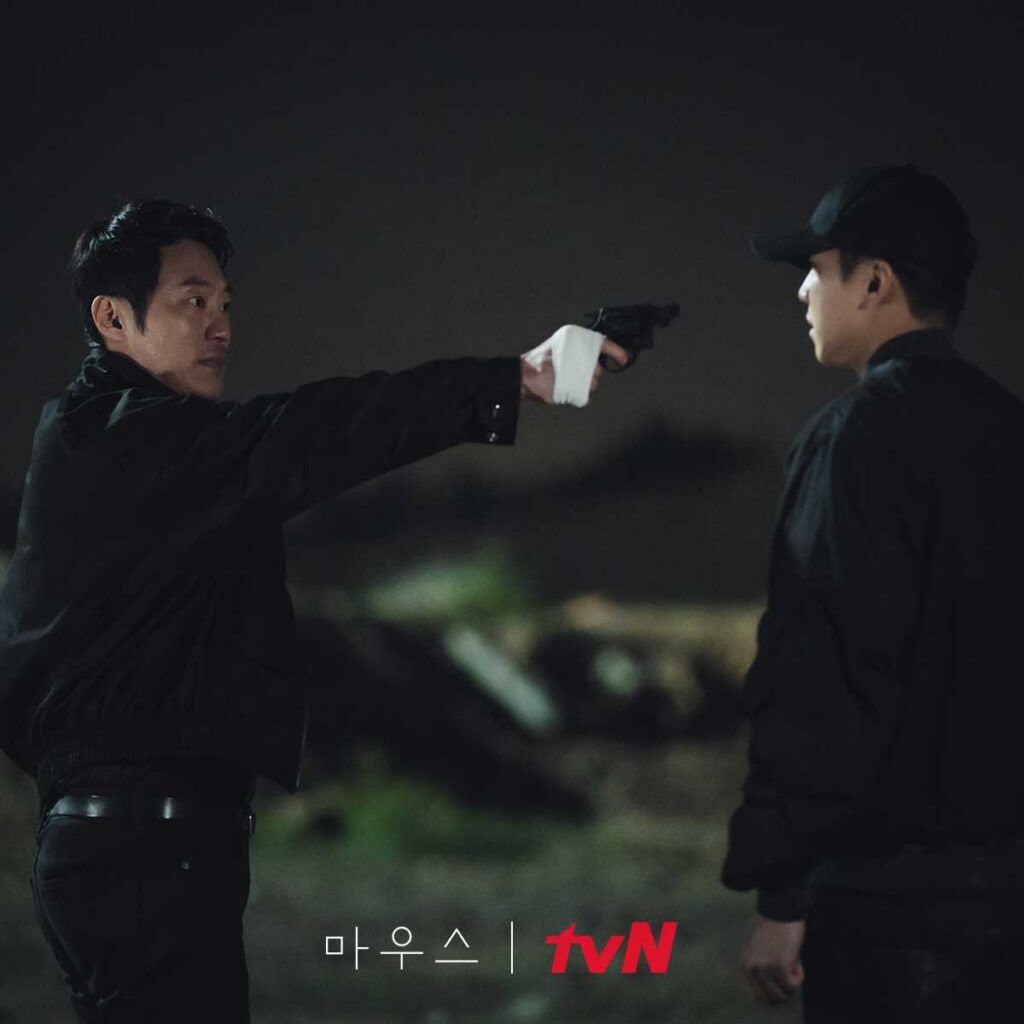 Go Mu-chi confronting Jung Bareum upon learning the shocking and painful truth | Kdrama “Mouse” (Photo from Hancinema)